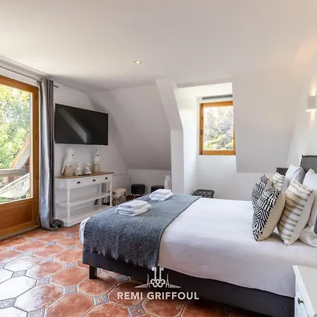 וילה Eva Stunning With Garden Sleeps 10 הונפלר