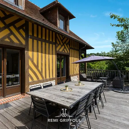 Villa Eva Stunning With Garden Sleeps 10