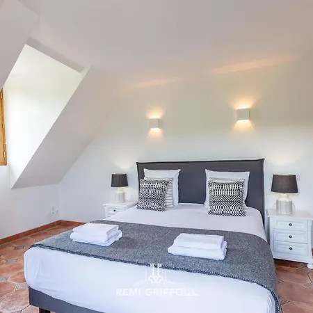 וילה Eva - Magnificent With Garden - 10 Pax