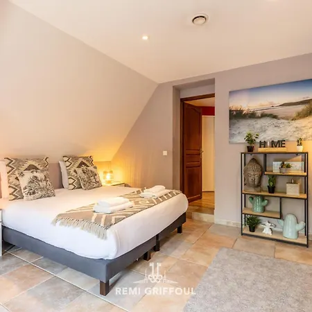 וילה Eva - Magnificent With Garden - 10 Pax *