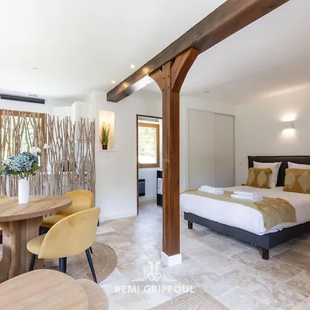 Eva Stunning With Garden Sleeps 10 Villa