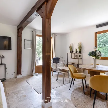 Vila Eva Stunning With Garden Sleeps 10 Honfleur