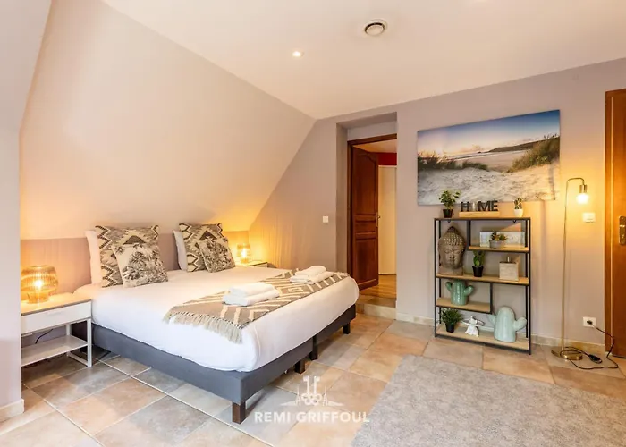 Villa Eva Stunning With Garden Sleeps 10 *