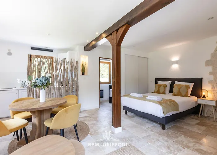 Eva Stunning With Garden Sleeps 10 Villa