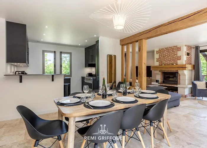 Eva Stunning With Garden Sleeps 10 Villa *